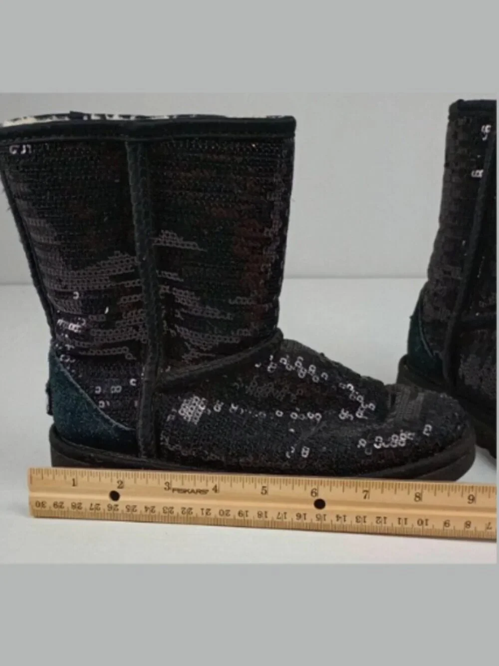 Ugg Australia‎ Classic Kid's Girl's Size 2 Fur Lined Black Sequined Boots